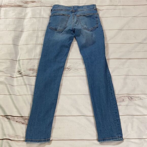 Zara Woman’s Embroidered Flower Jeans - Picture 10 of 10